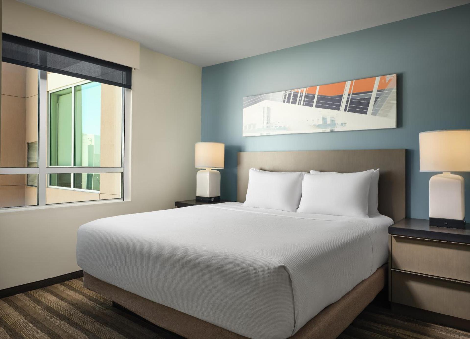 Hyatt House LA - University Medical Center photo 31