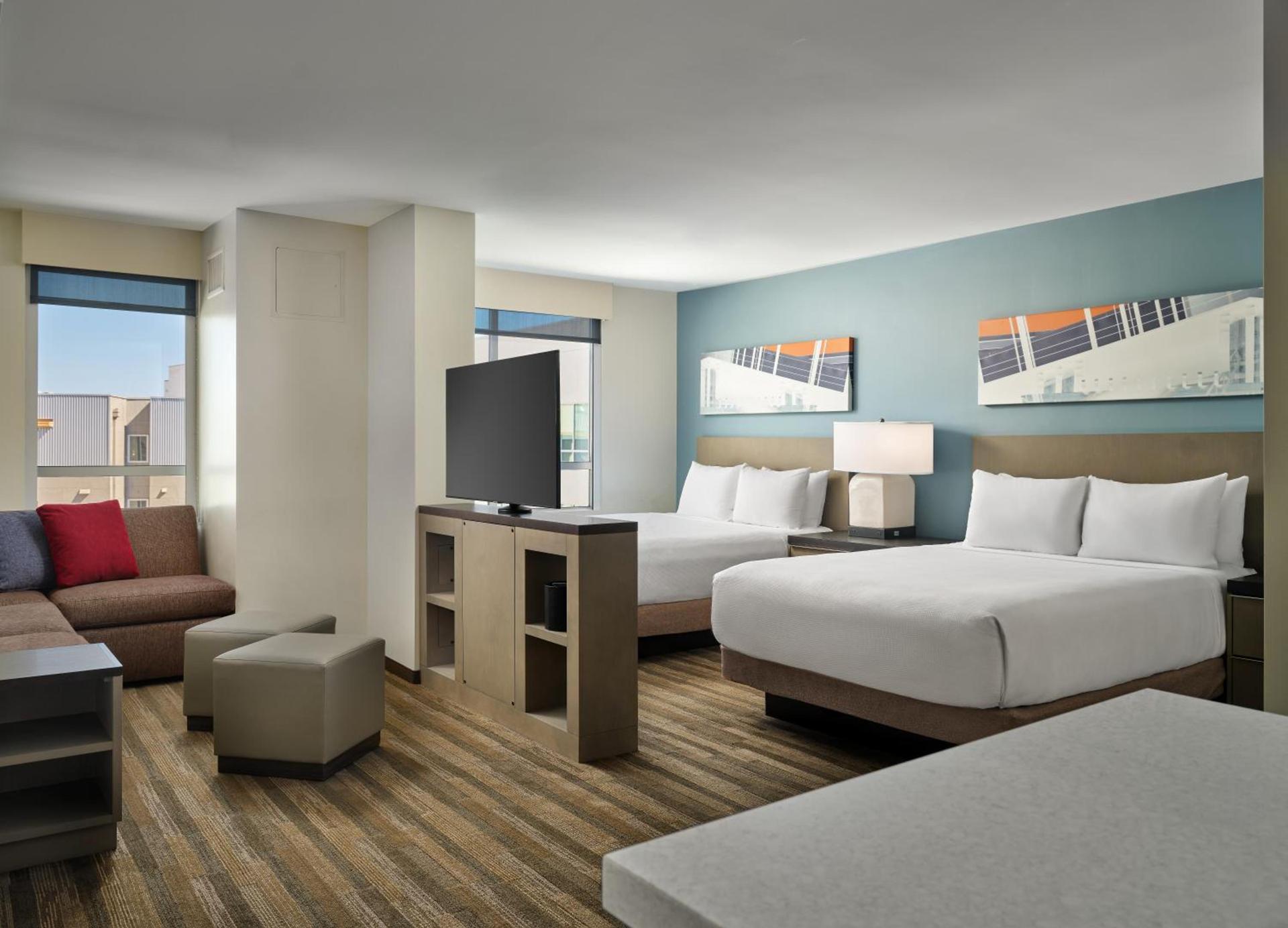 Hyatt House LA - University Medical Center photo 32