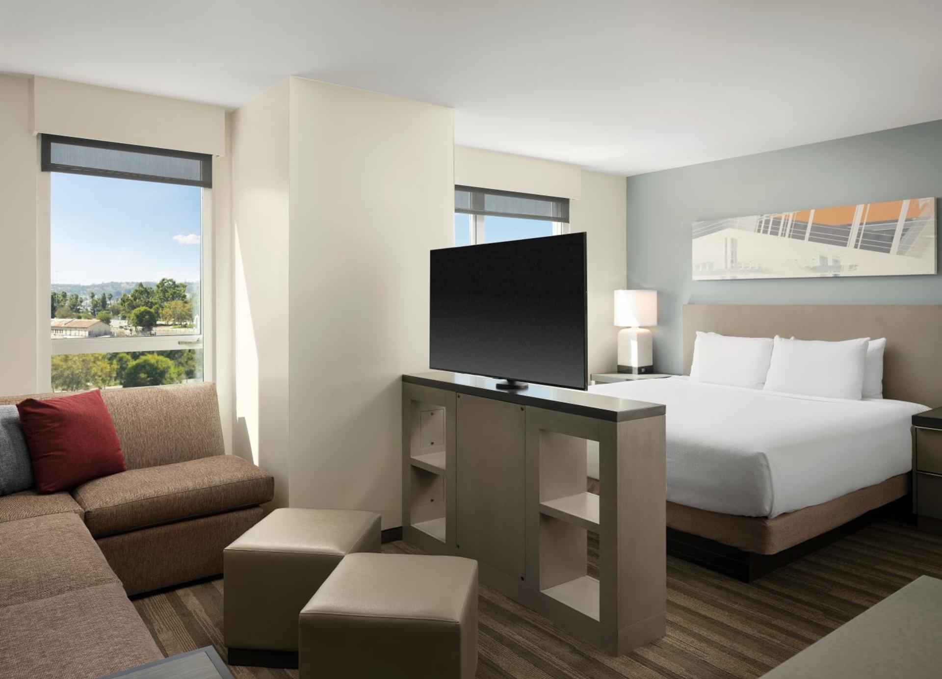 Hyatt House LA - University Medical Center photo 33