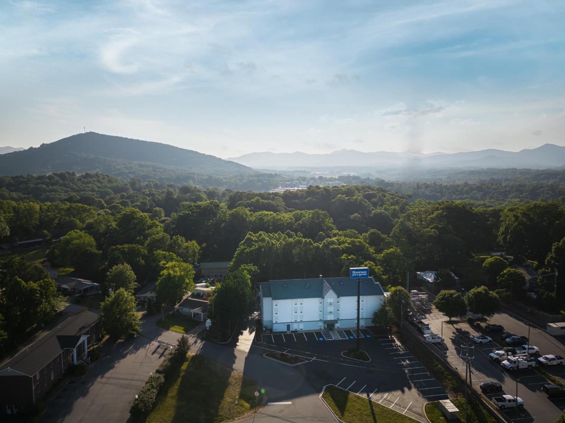 Rodeway Inn & Suites near Outlet Mall - Asheville photo 35