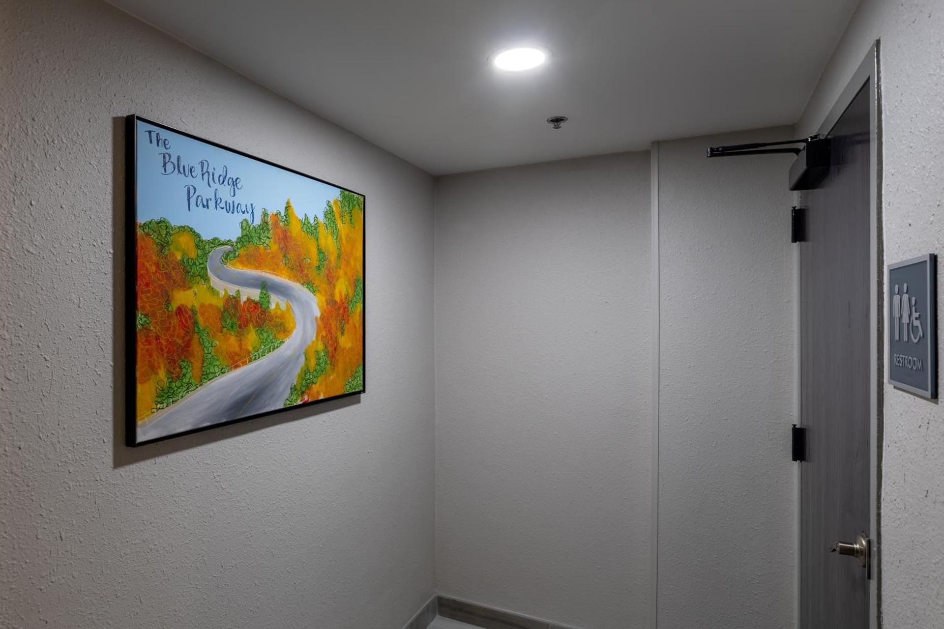 Rodeway Inn & Suites near Outlet Mall - Asheville photo 33