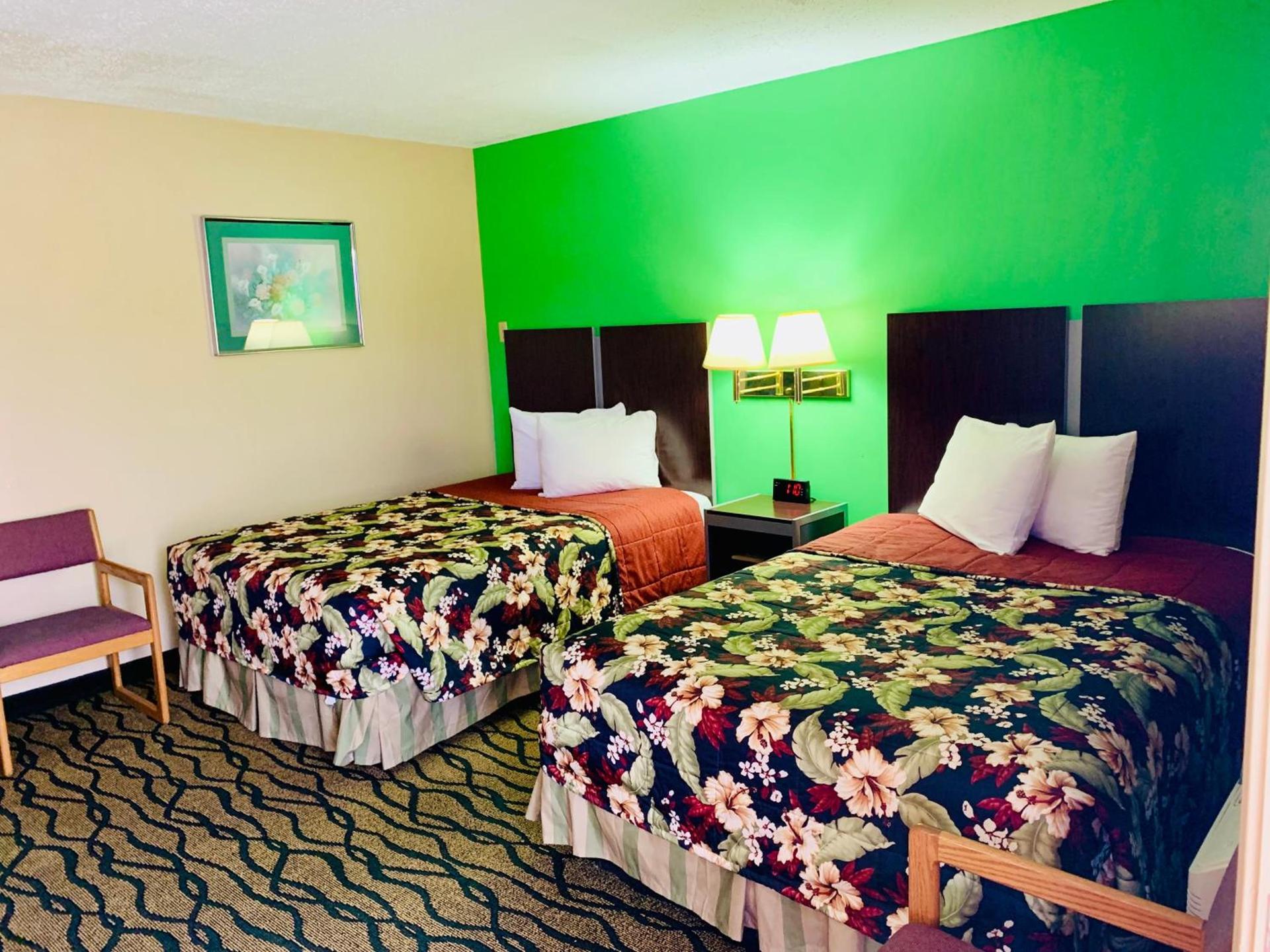 Thunderbird Inn photo 1