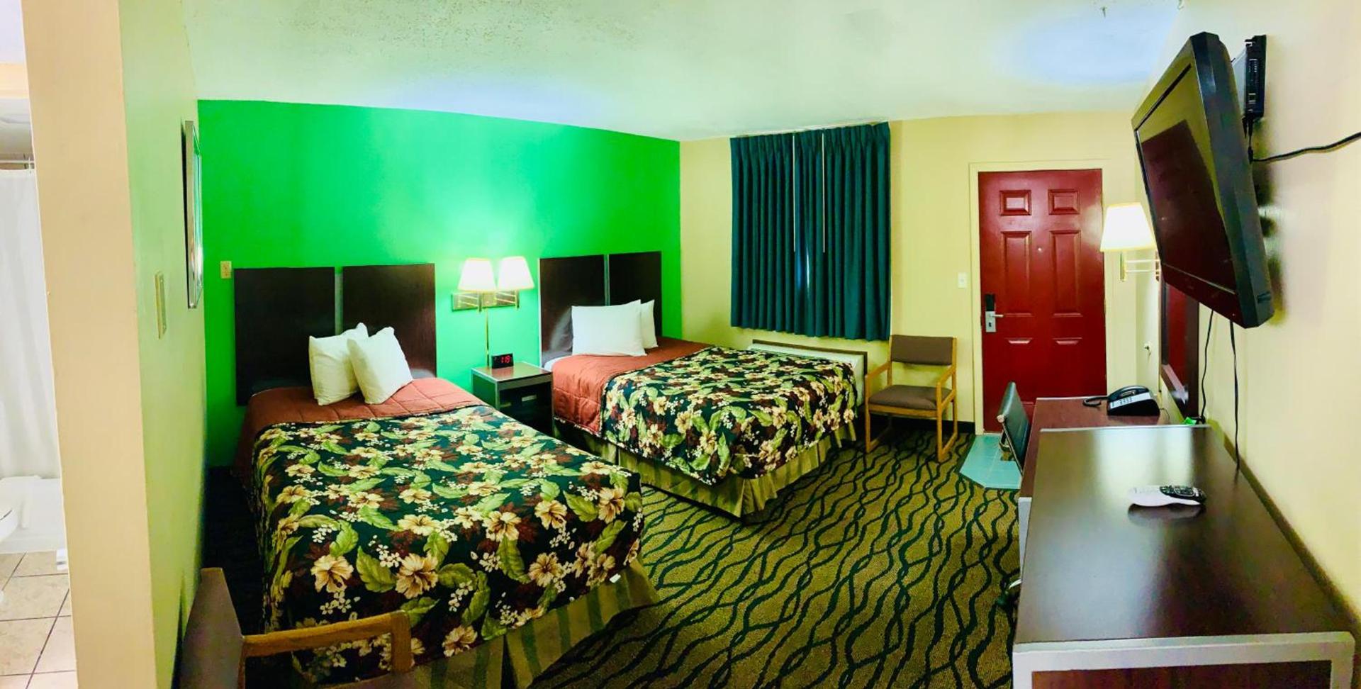 Thunderbird Inn photo 3