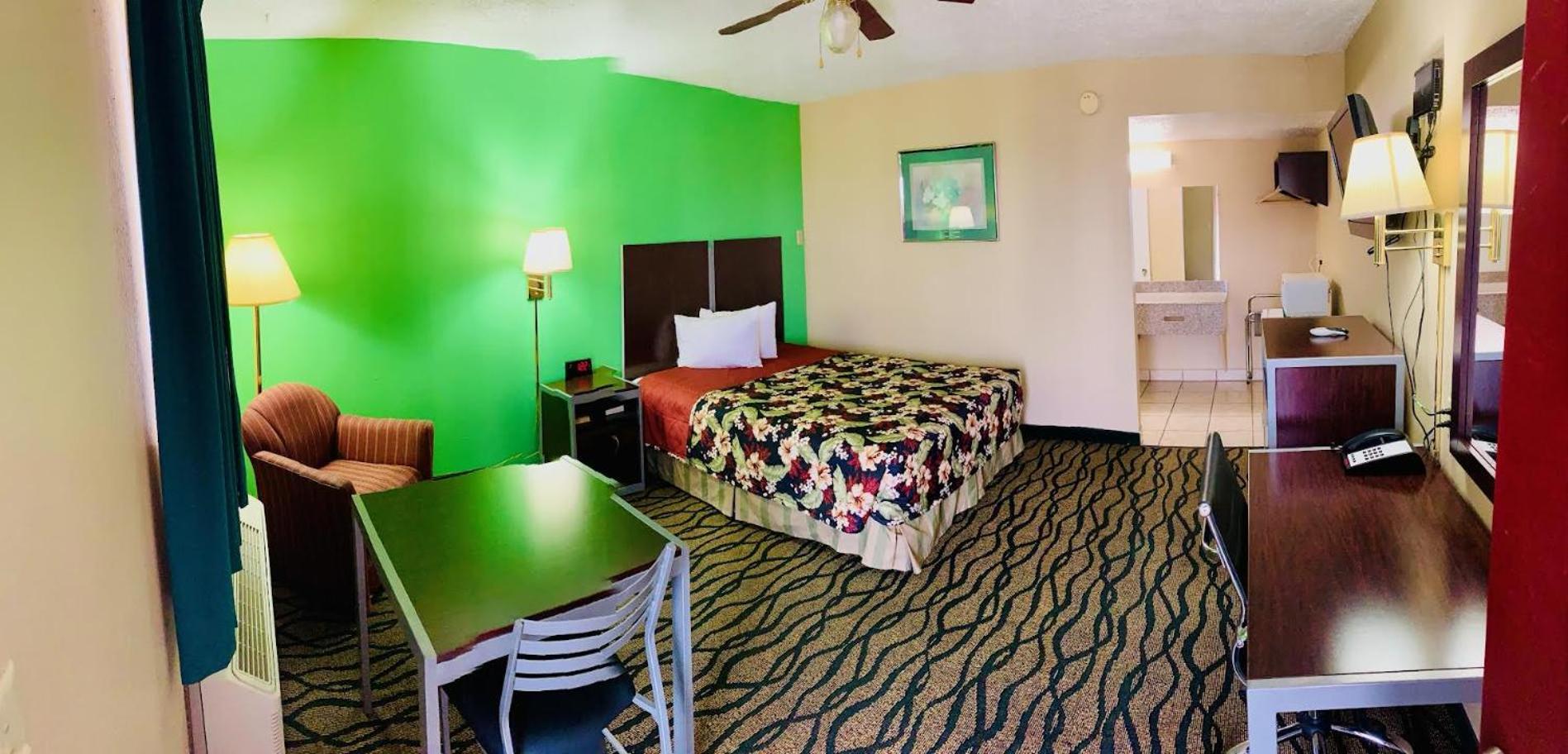 Thunderbird Inn photo 5