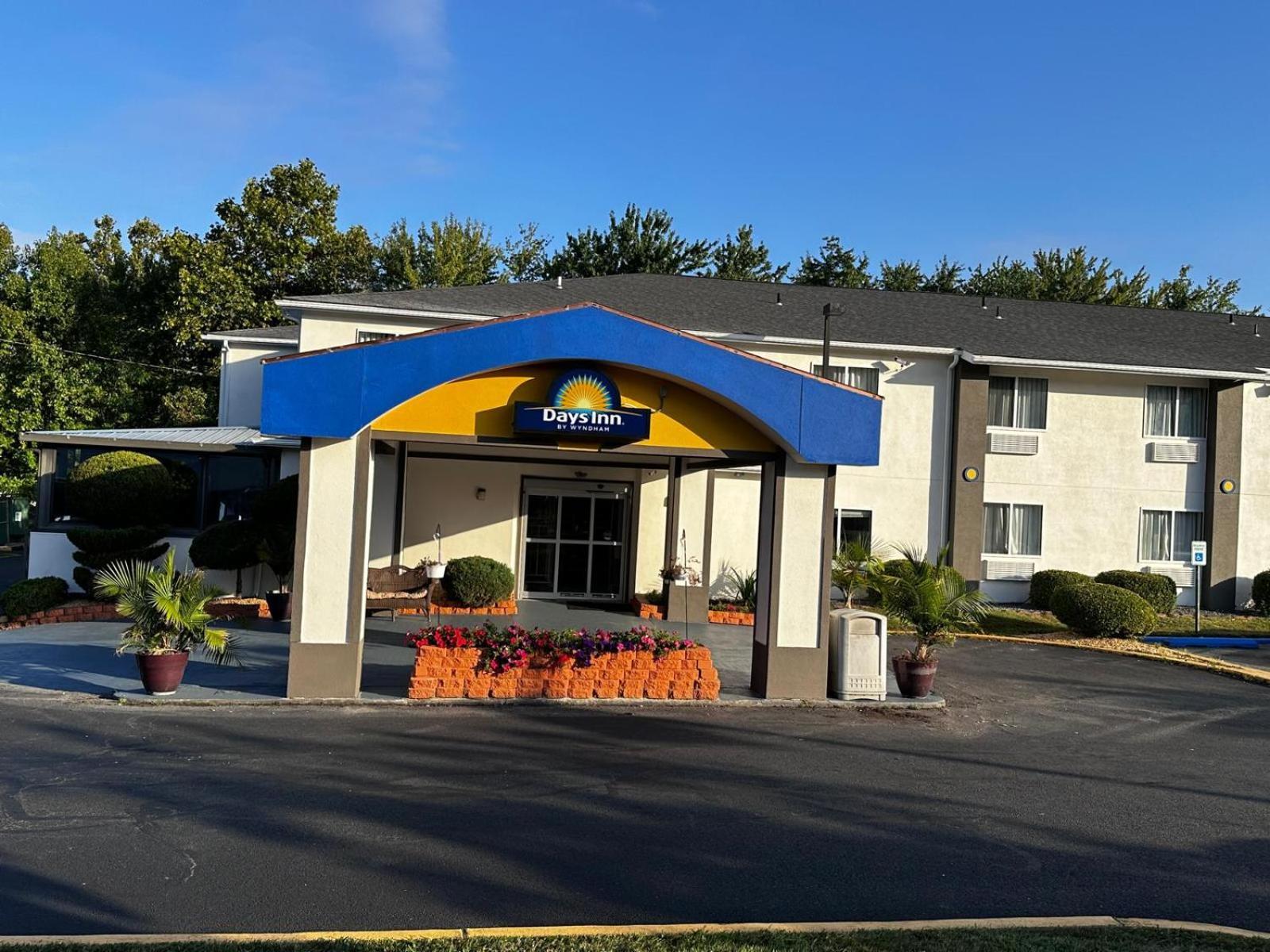 Days Inn by Wyndham Runnemede Philadelphia Area photo 2