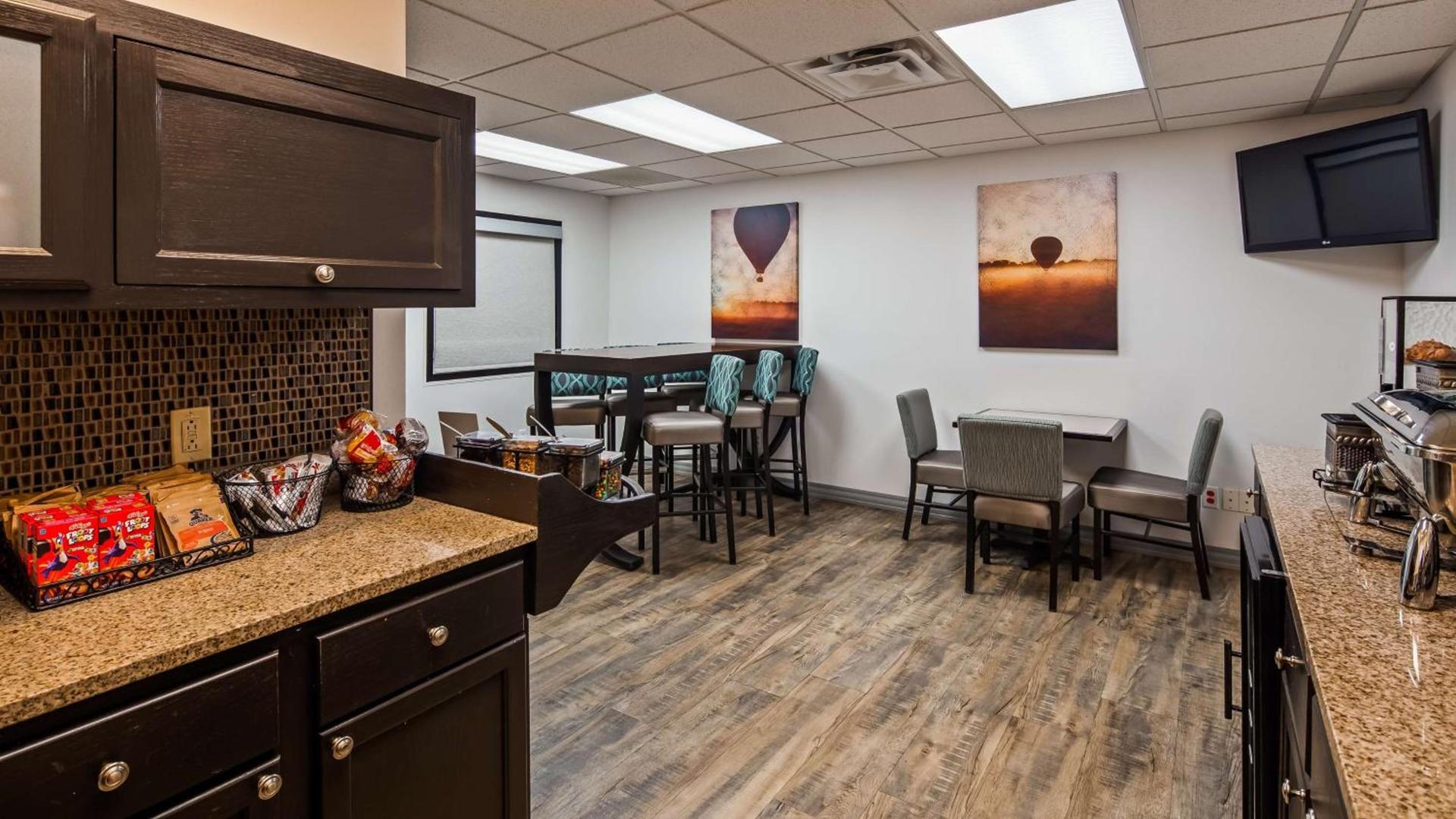 Best Western Brookfield photo 14