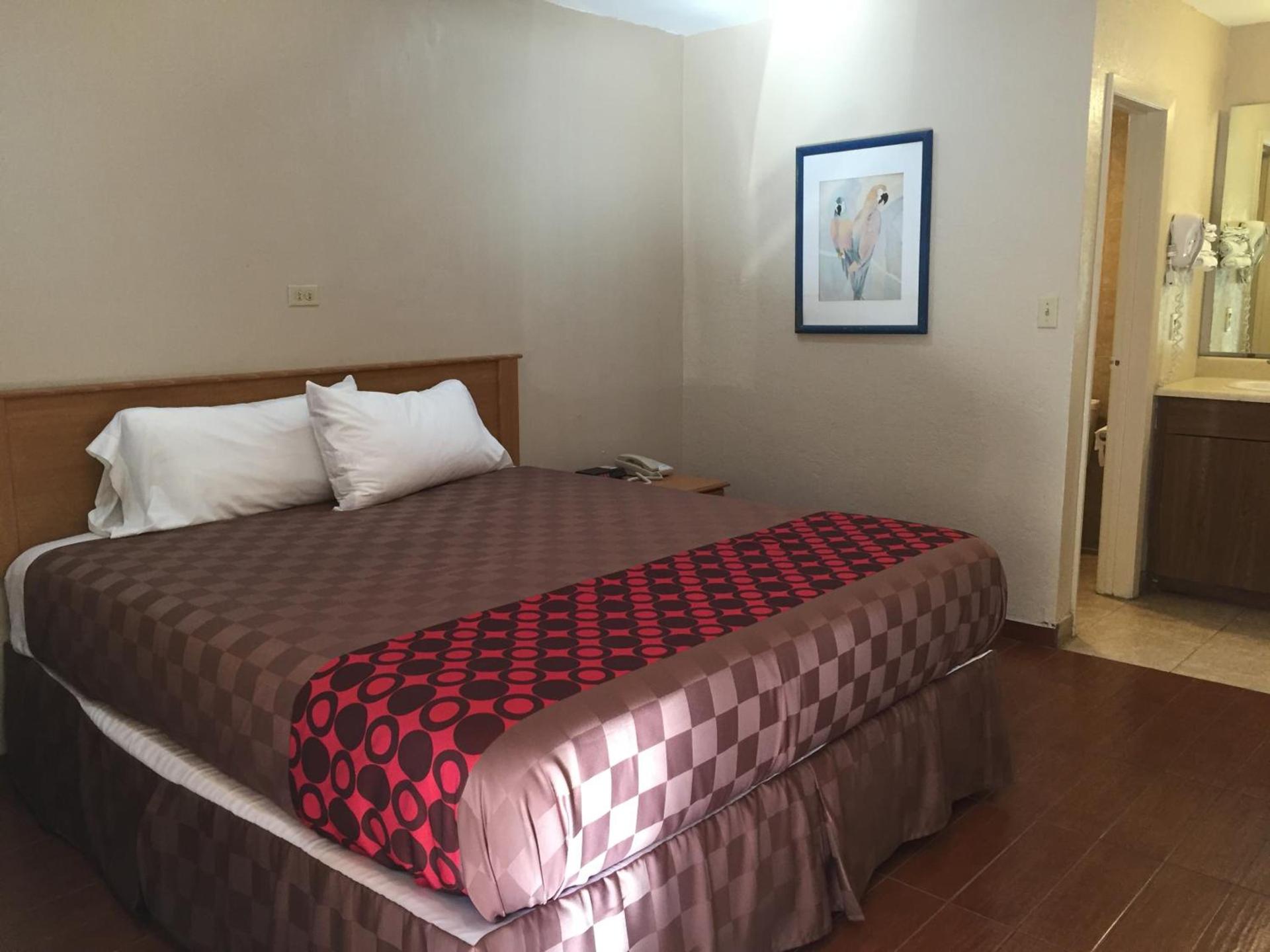 Townhouse Inn and Suites photo 57