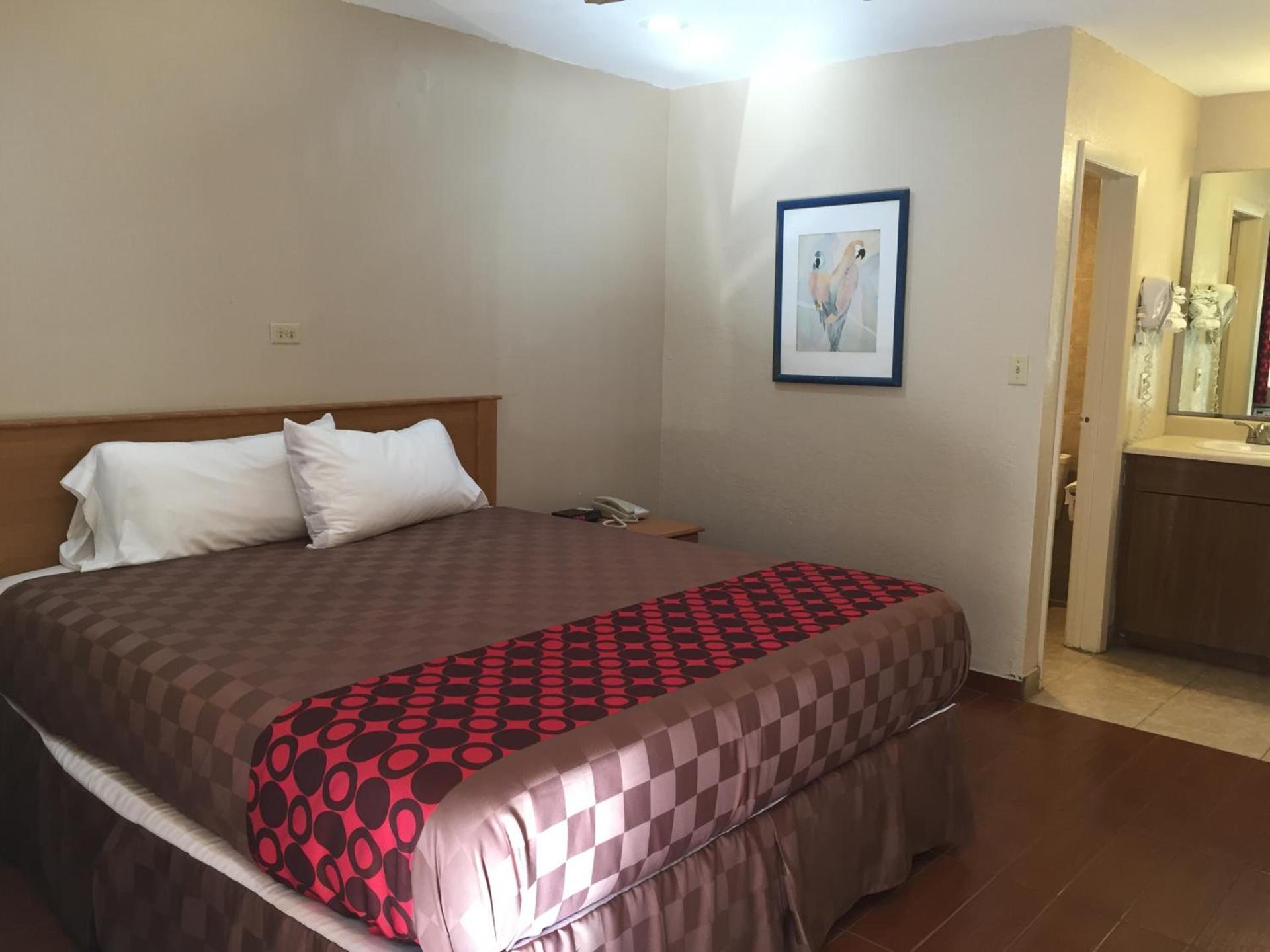 Townhouse Inn and Suites photo 58