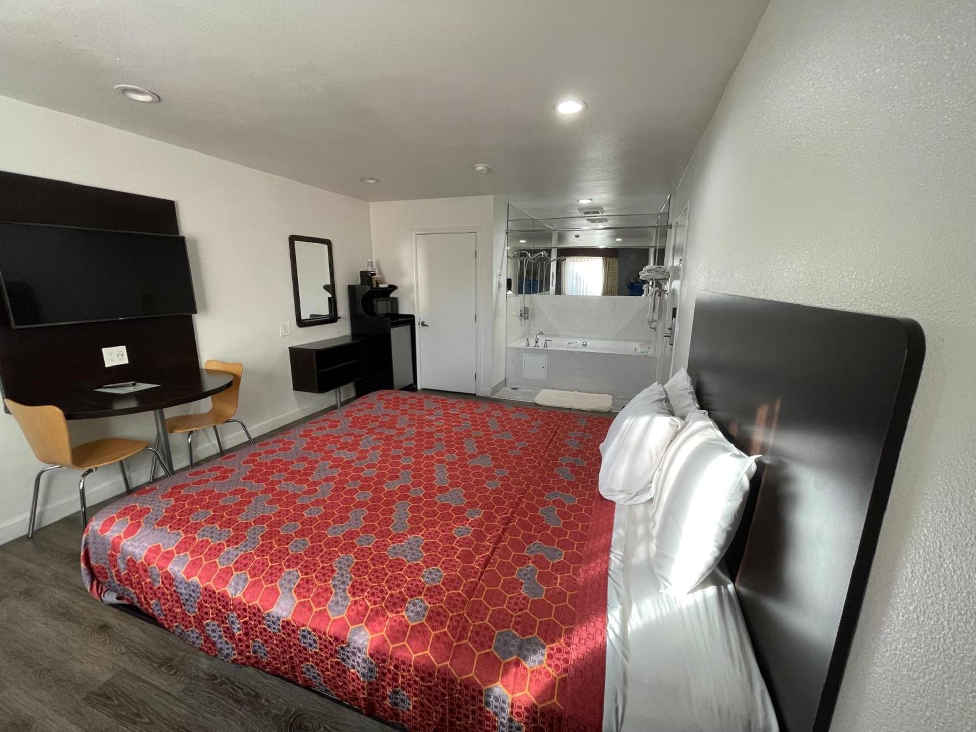 Claremont Lodge photo 15