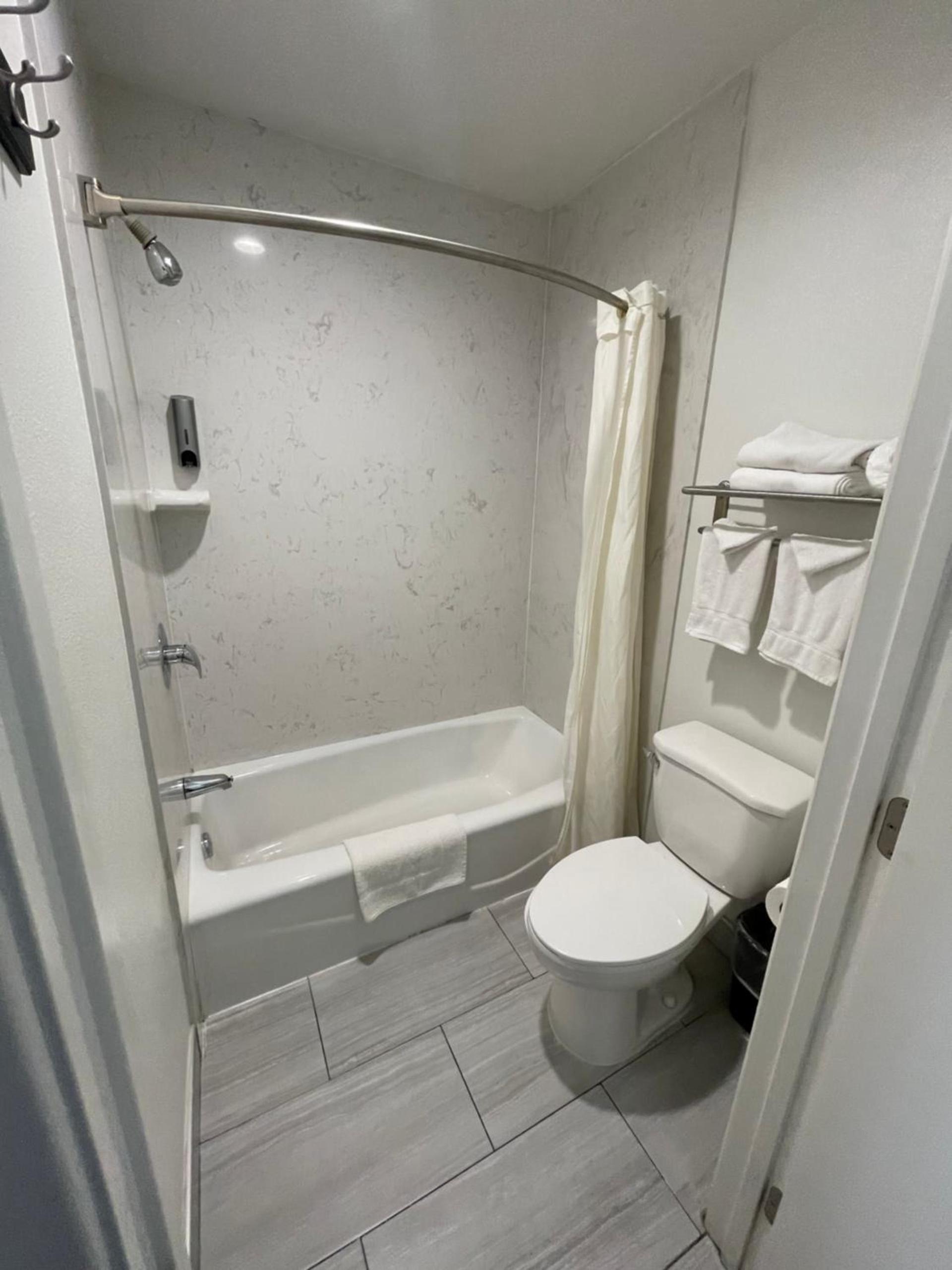 Claremont Lodge photo 31