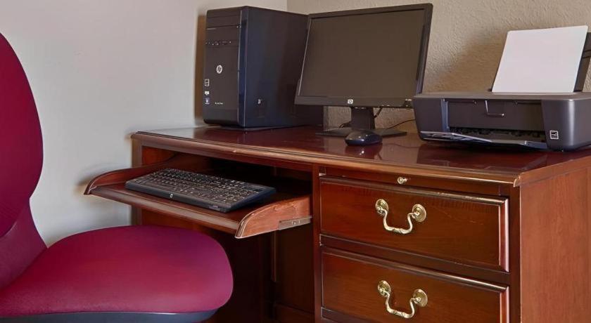 Best Western Stroud Motor Lodge photo 26