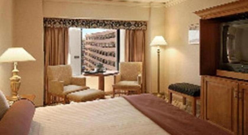 Harrahs Hotel Reno photo 5
