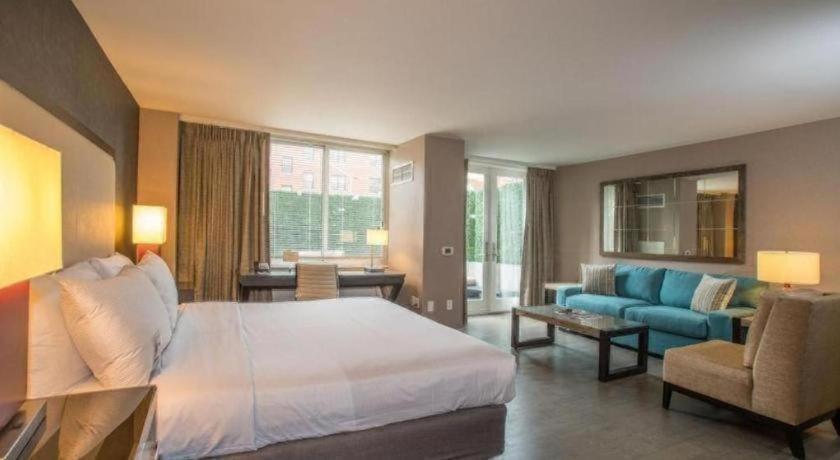 Avenue Suites Georgetown photo 11