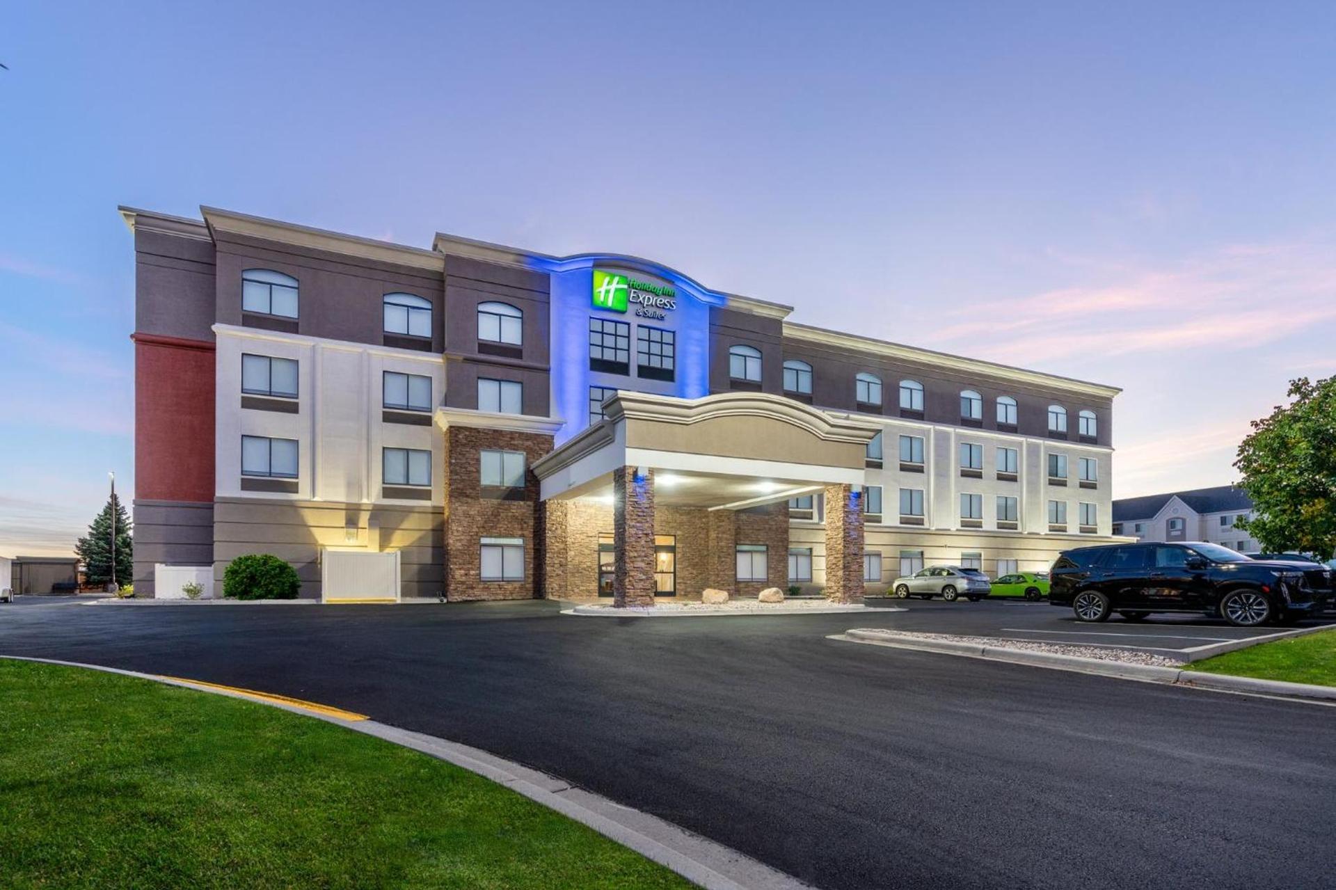 Holiday Inn Express Hotel & Suites Cheyenne by IHG photo 1