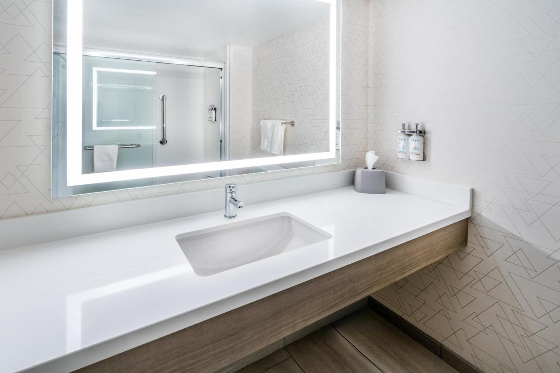 Holiday Inn Express Hotel & Suites Cheyenne by IHG photo 31
