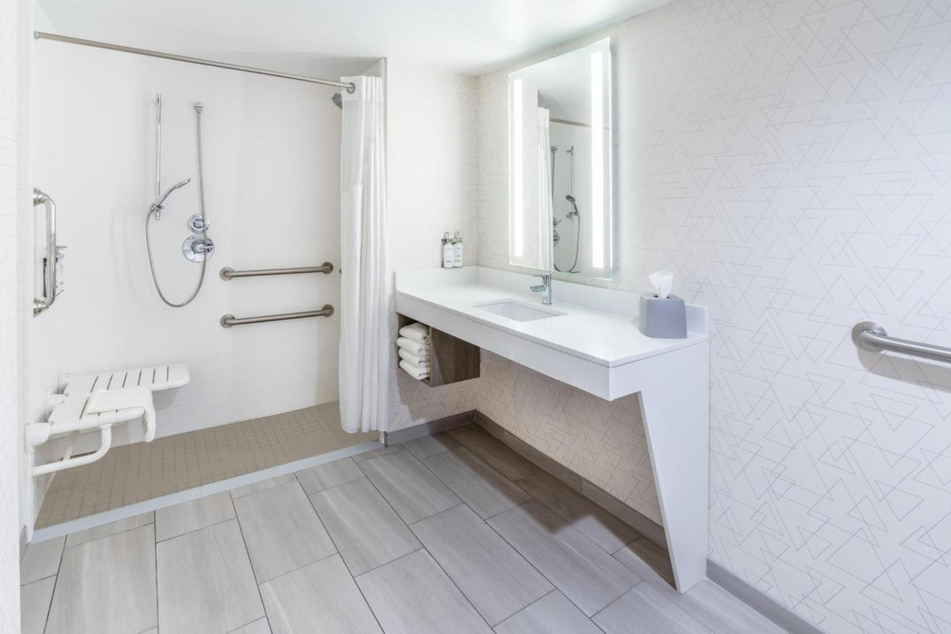 Holiday Inn Express Hotel & Suites Cheyenne by IHG photo 33