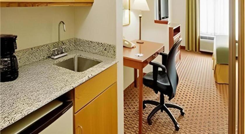 Holiday Inn Express Frackville Hotel By IHG photo 7
