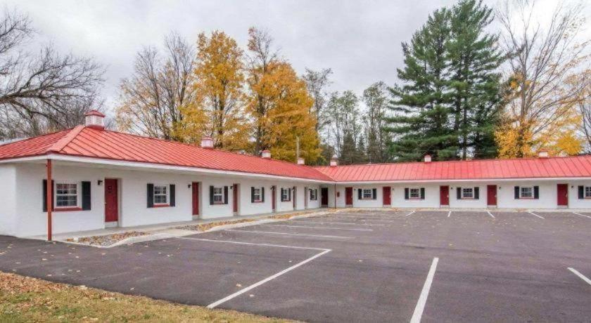 Econo Lodge photo 18