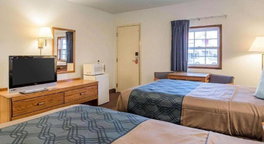 Econo Lodge photo 30