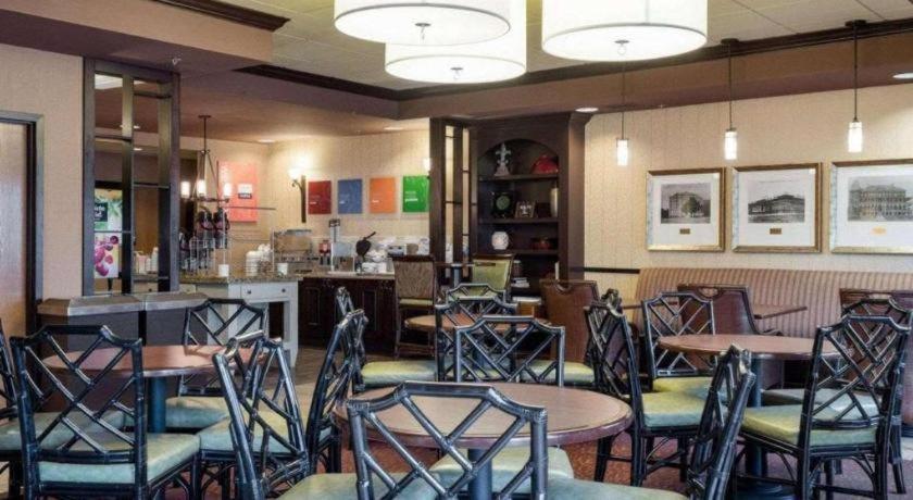 Comfort Suites photo 22