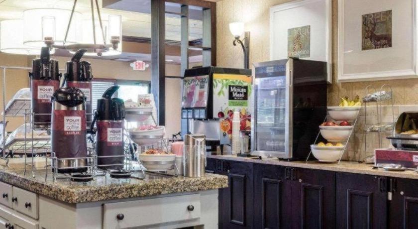 Comfort Suites photo 31