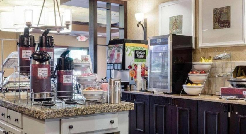 Comfort Suites photo 35
