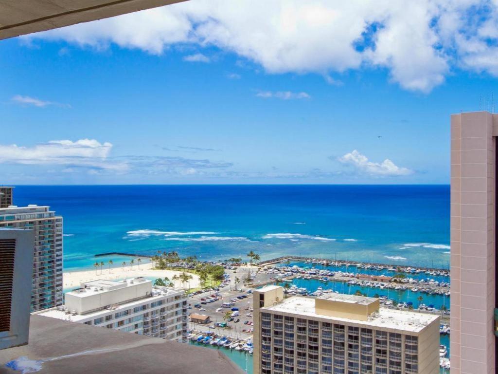 Marina Tower Waikiki photo 3