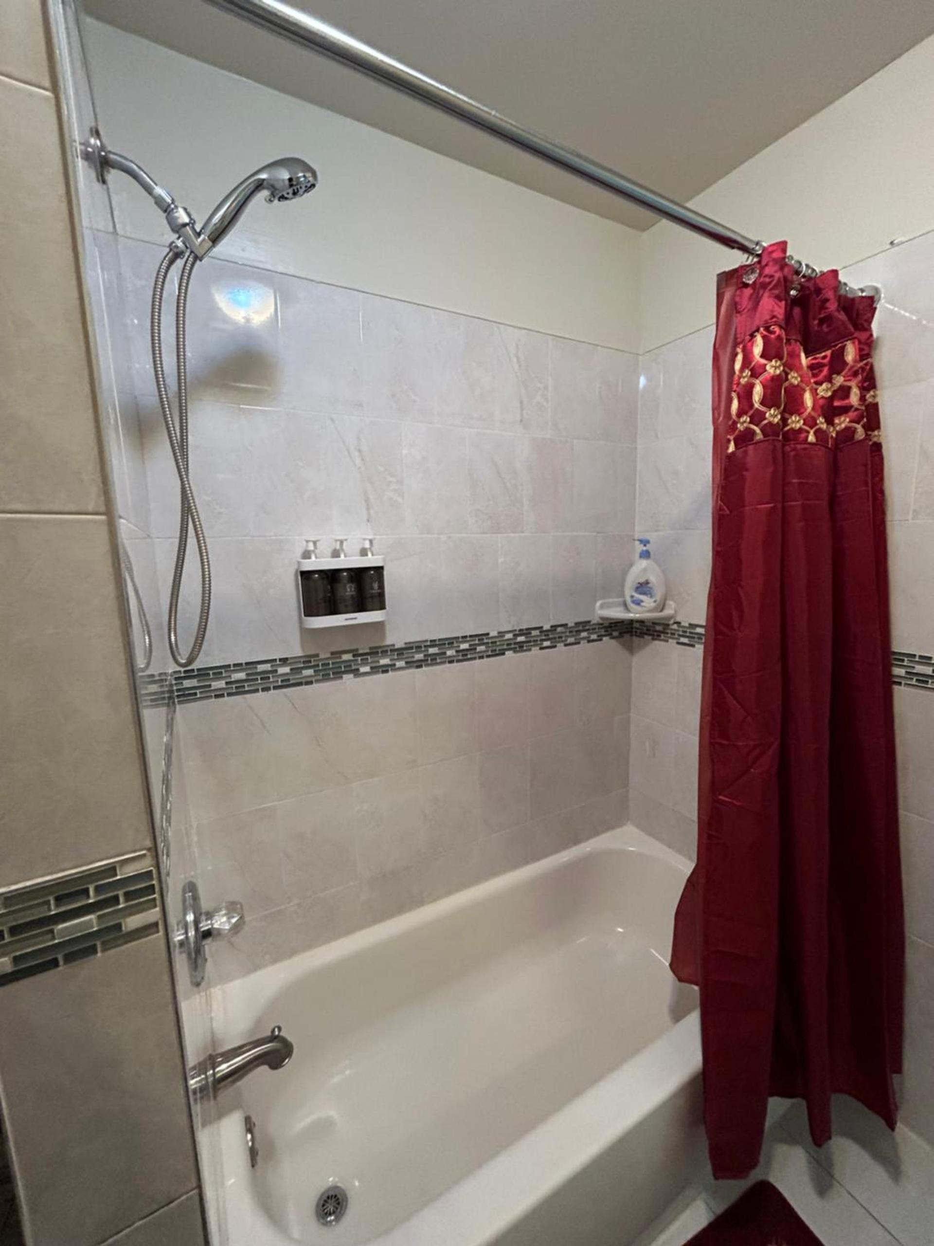 3F8-Chelsea Suites In-Unit washer dryer and TV photo 10