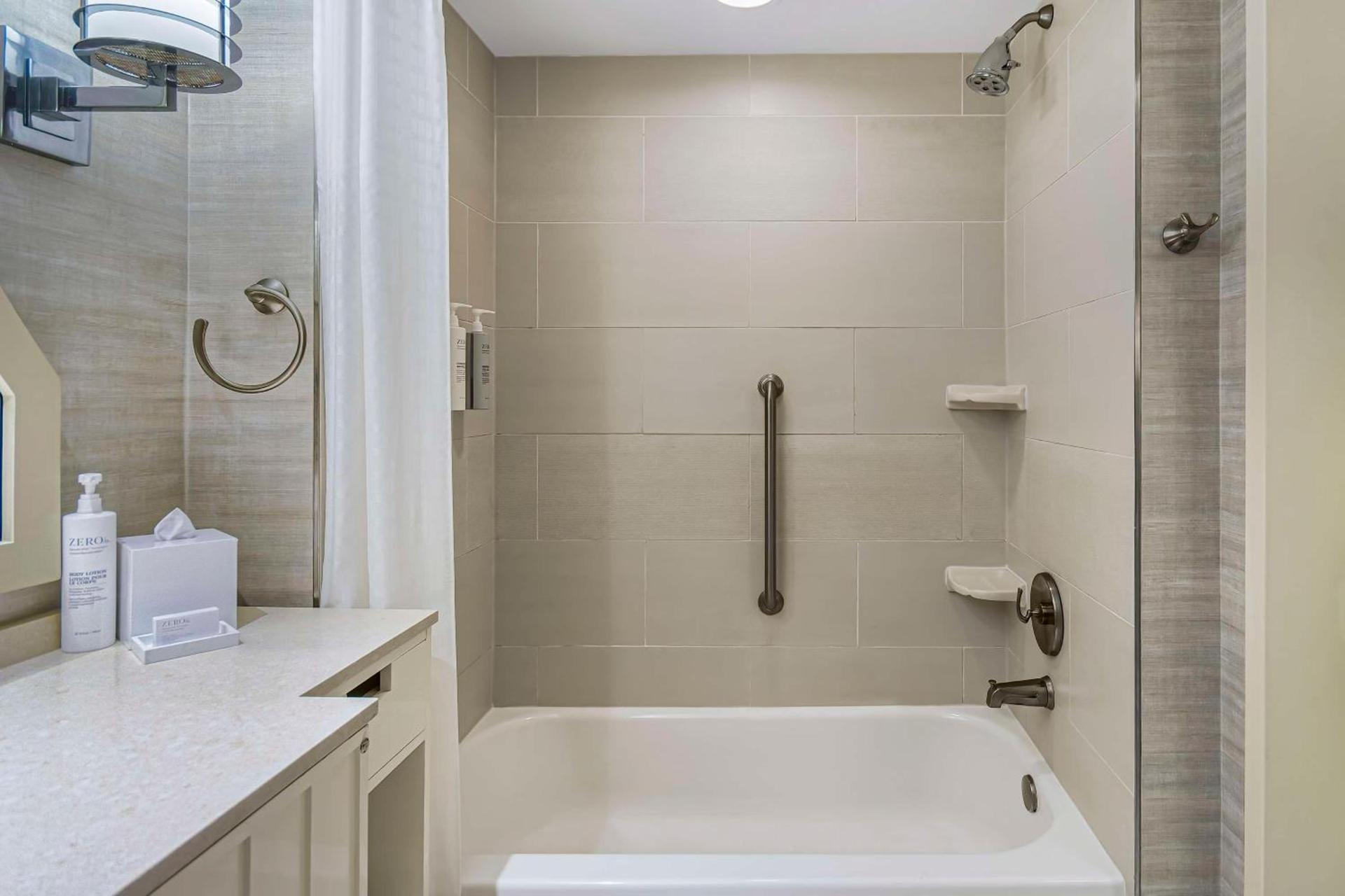 Embassy Suites Houston - Downtown photo 24