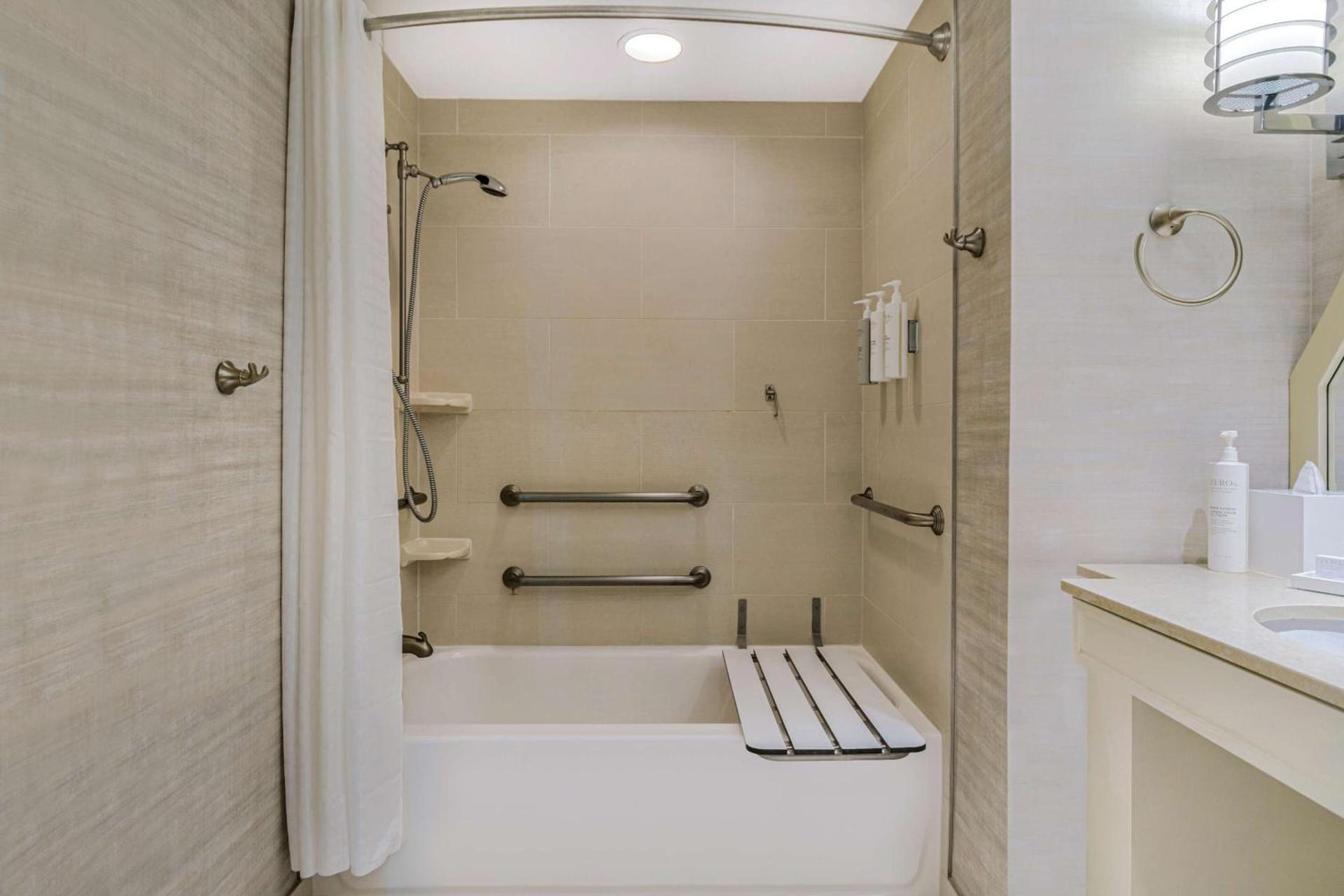 Embassy Suites Houston - Downtown photo 26