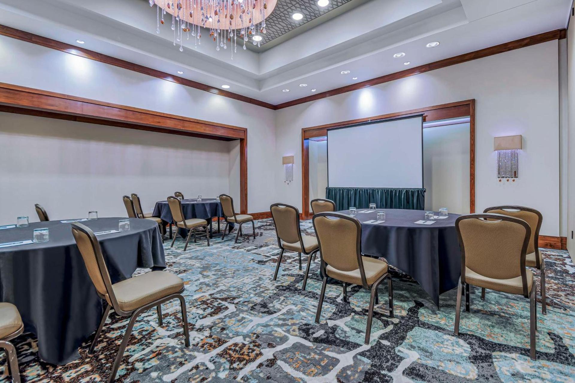 Embassy Suites Houston - Downtown photo 37