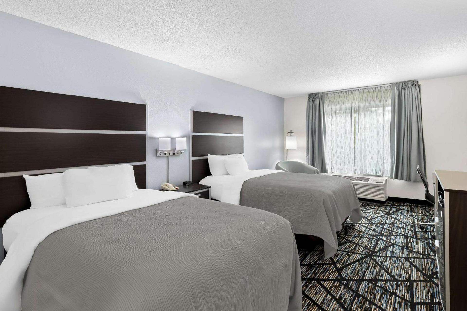 Quality Inn Northlake photo 7