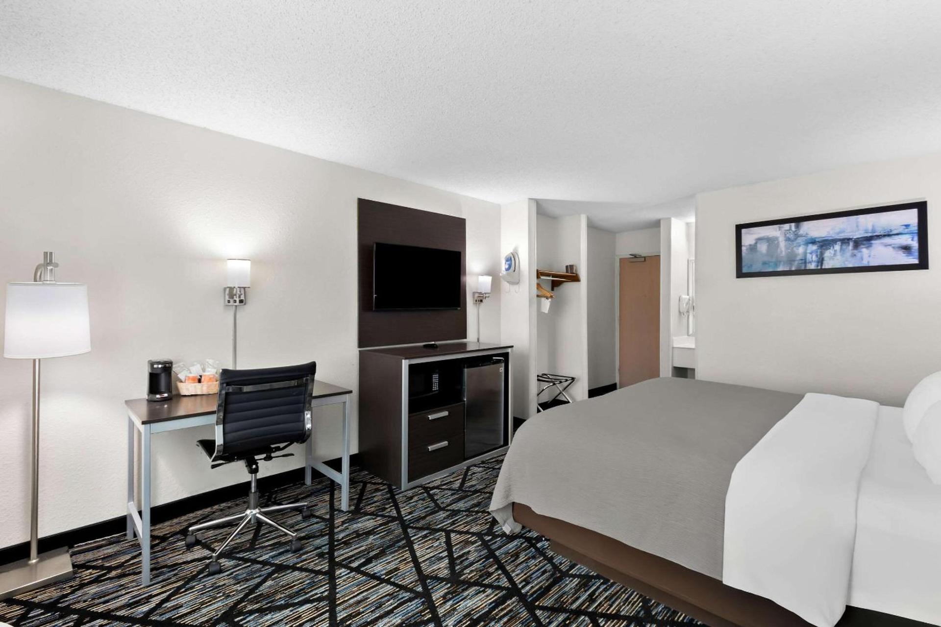 Quality Inn Northlake photo 11