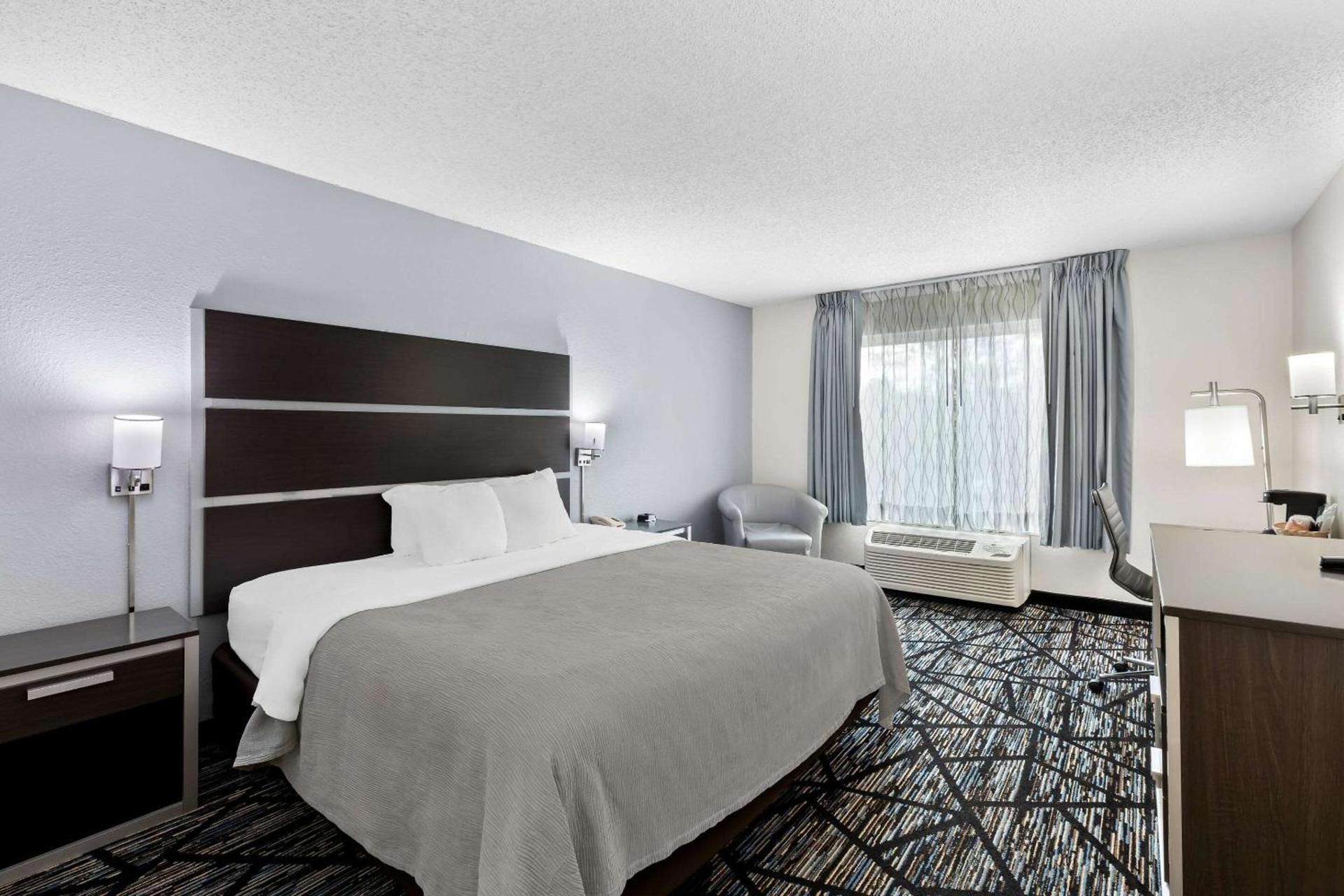 Quality Inn Northlake photo 13