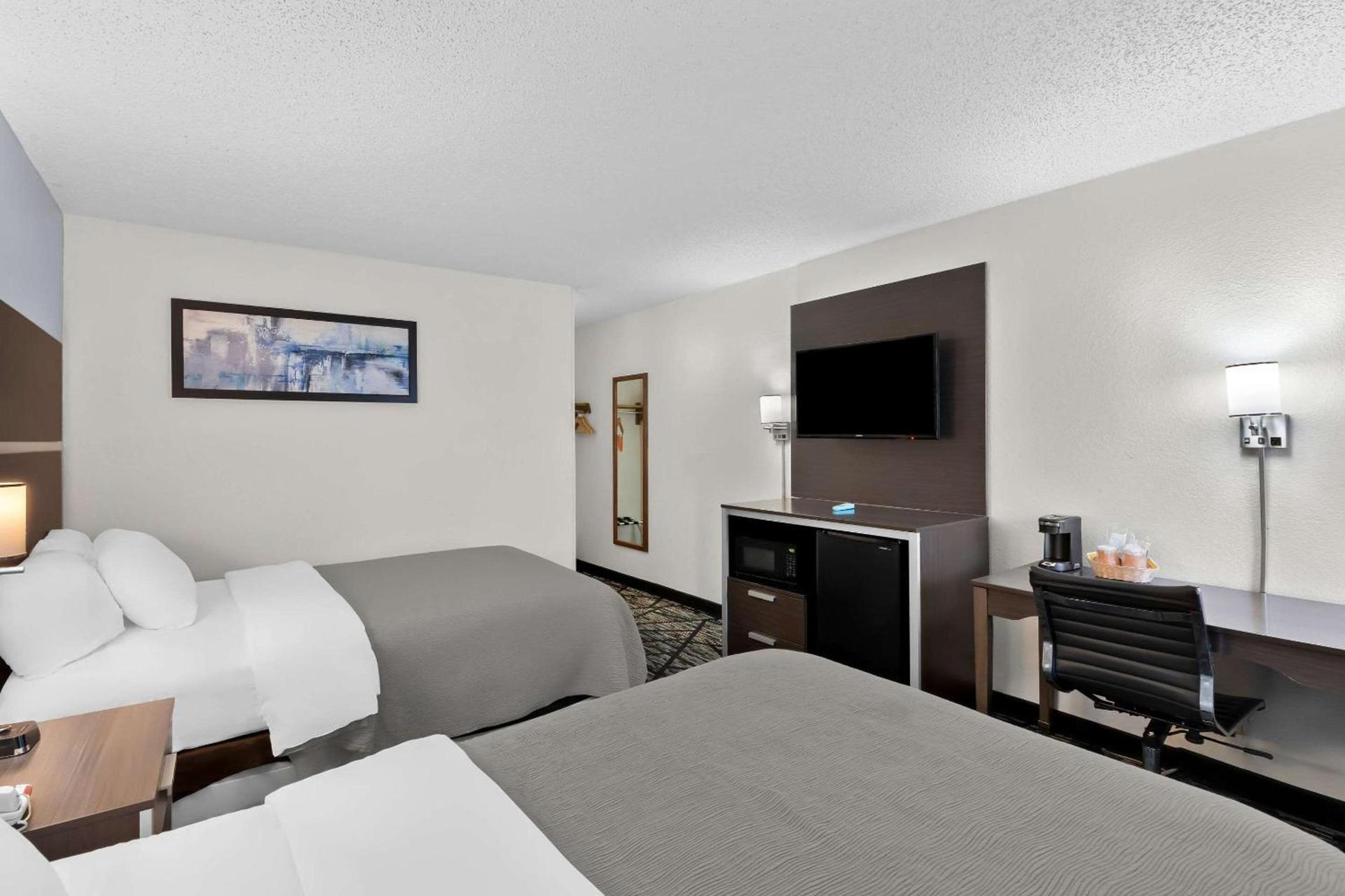 Quality Inn Northlake photo 19