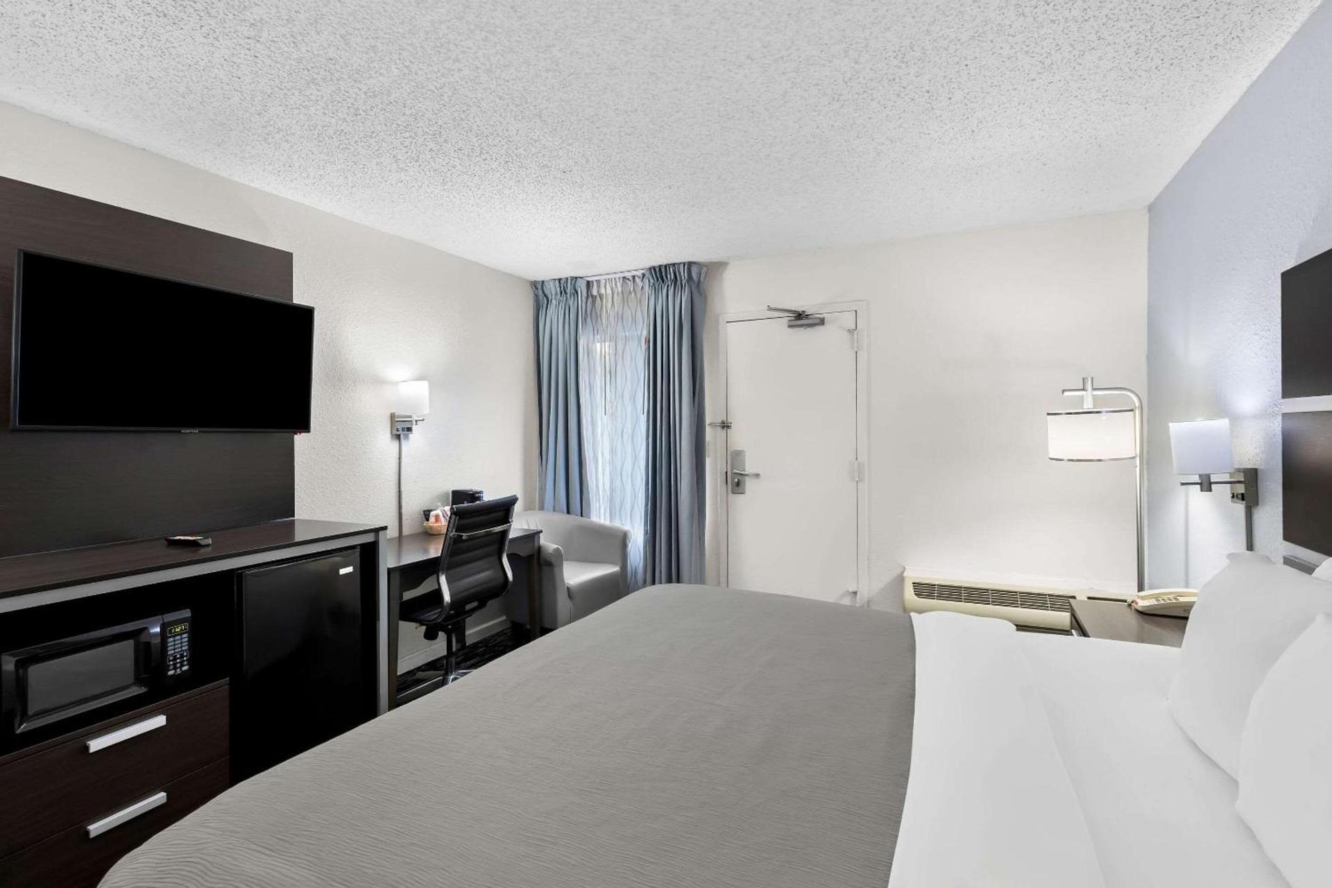 Quality Inn Northlake photo 22