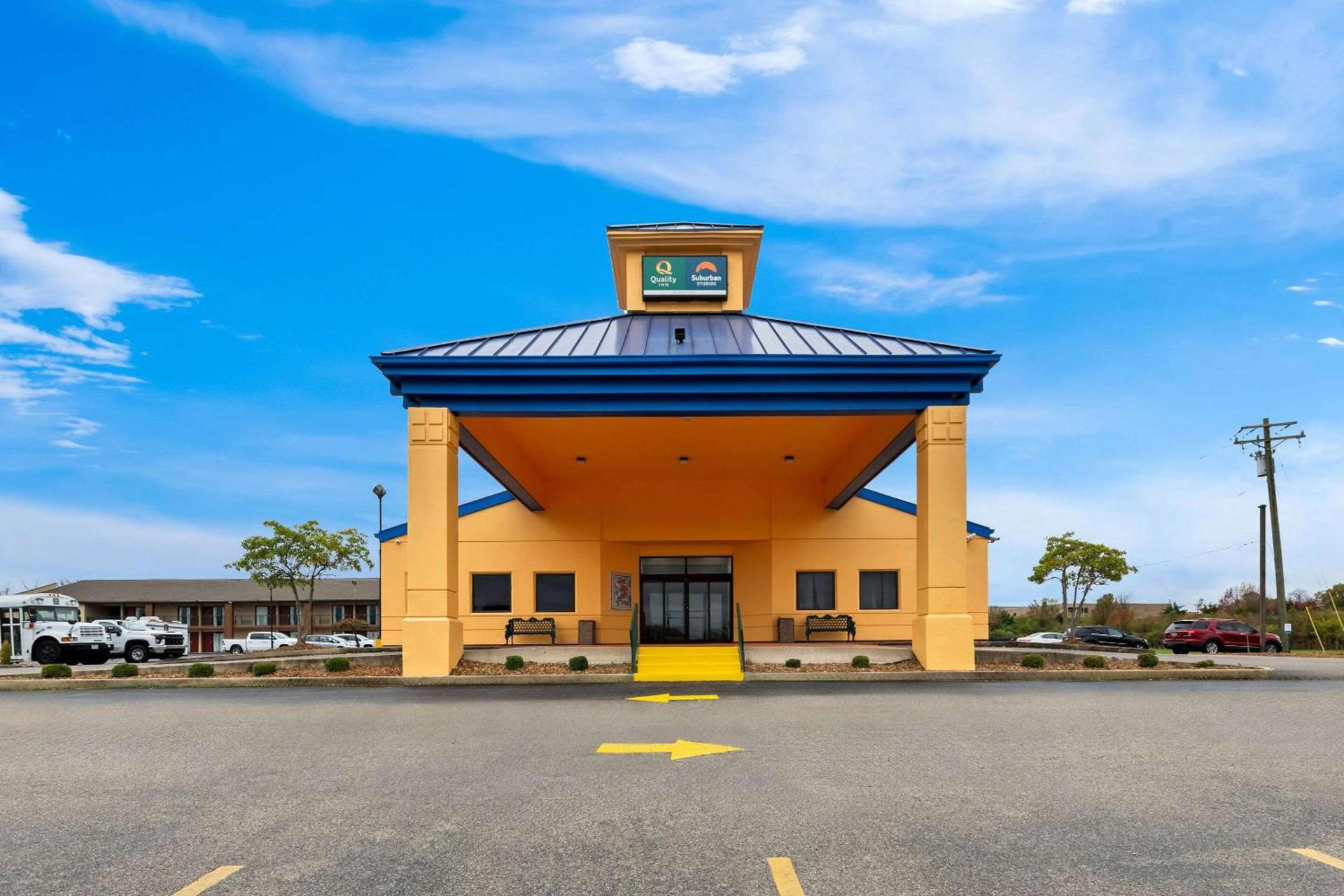 Suburban Studios Mason Near Kings Island photo 1