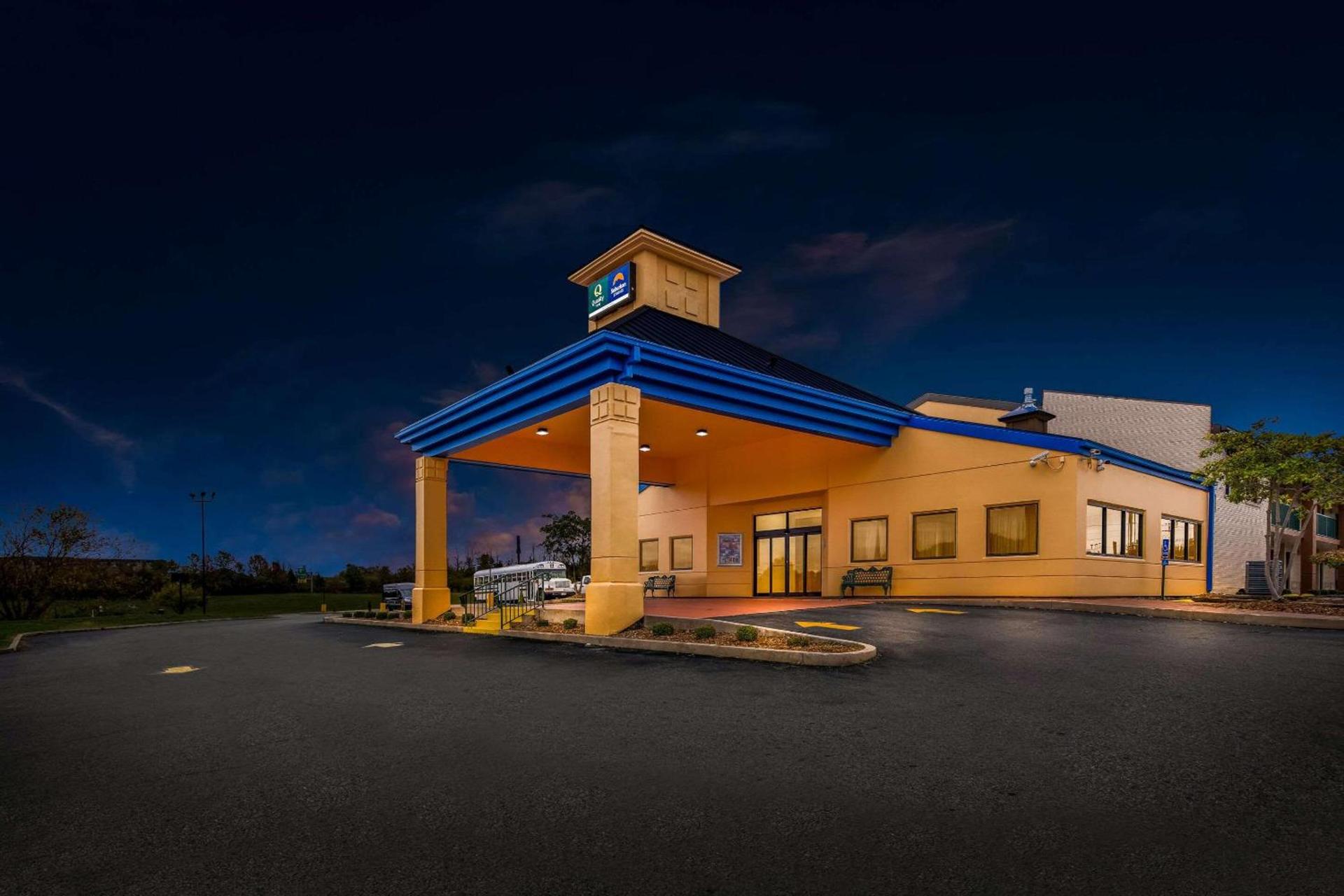 Suburban Studios Mason Near Kings Island photo 6