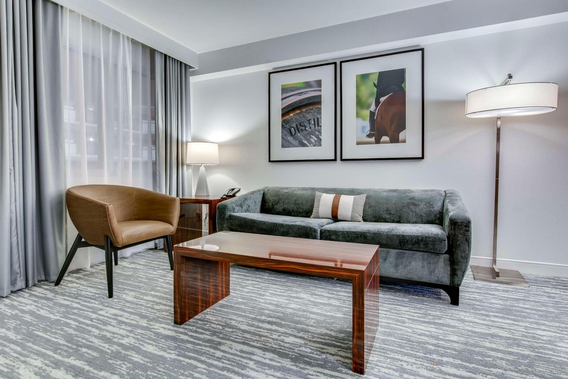 Embassy Suites by Hilton Louisville East photo 86