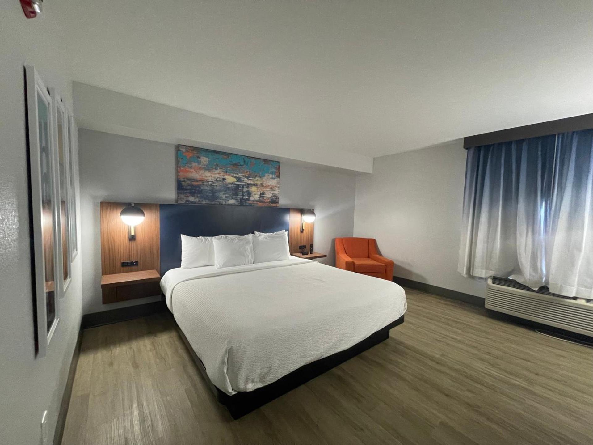 La Quinta by Wyndham Birmingham Homewood photo 52