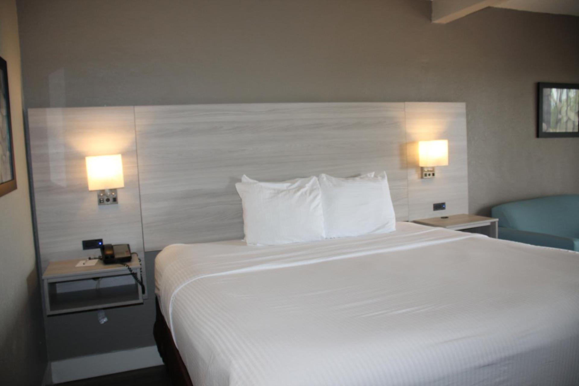 Boca Suites Deerfield Beach; SureStay Collection by BW photo 34