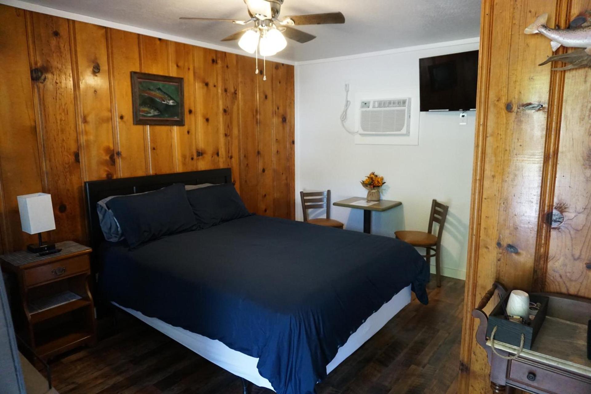 Lake River Lodge photo 9