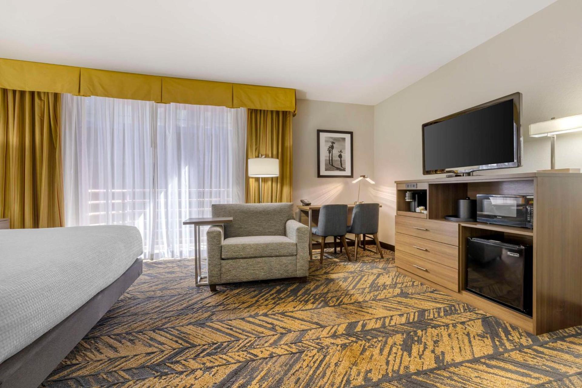 Best Western Plus Bayside Inn photo 19