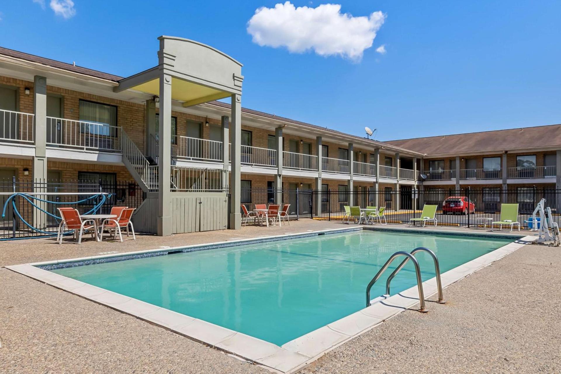 SureStay Plus by Best Western Beaumont photo 13