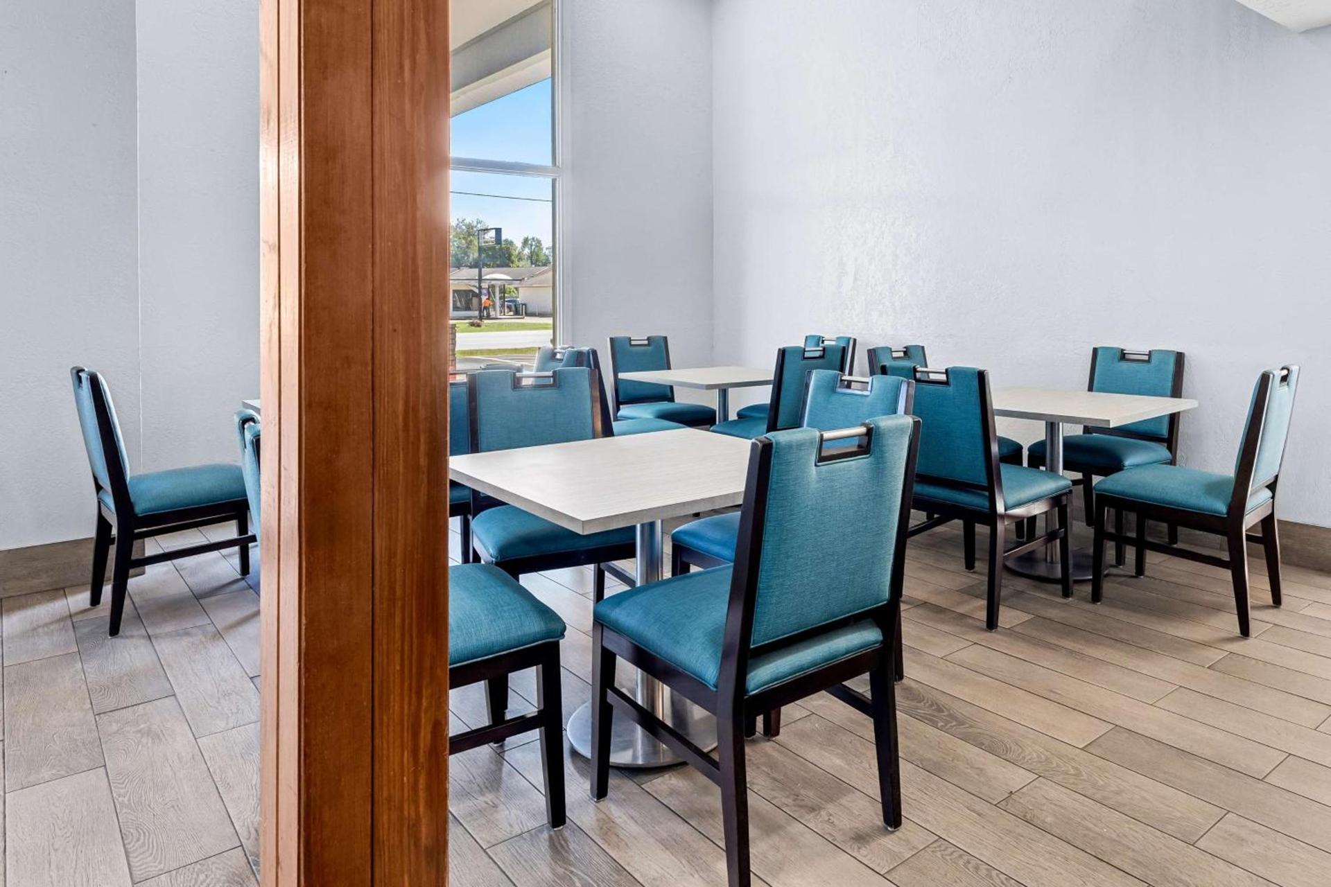 SureStay Plus by Best Western Beaumont photo 15