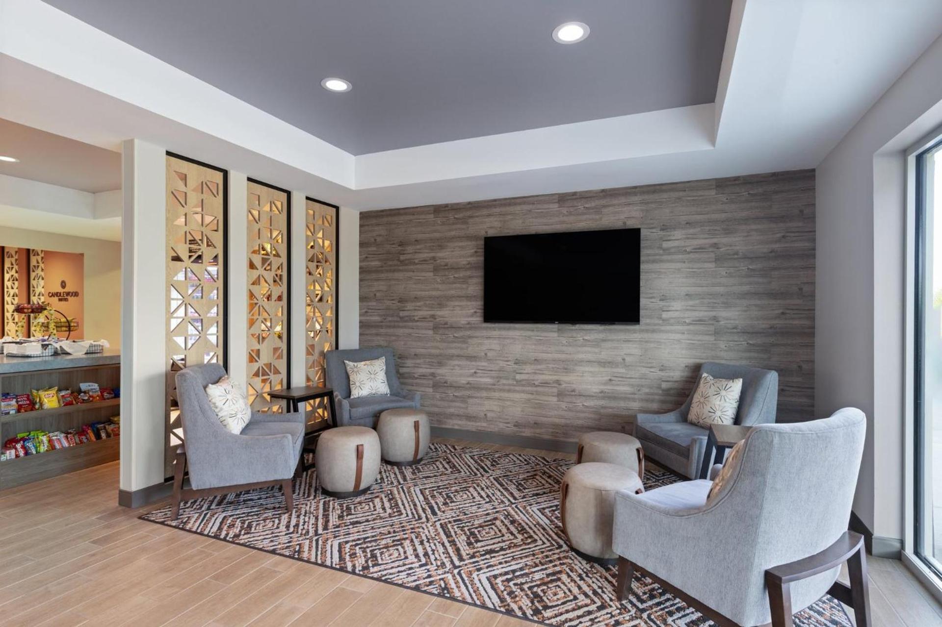 Candlewood Suites McPherson by IHG photo 9