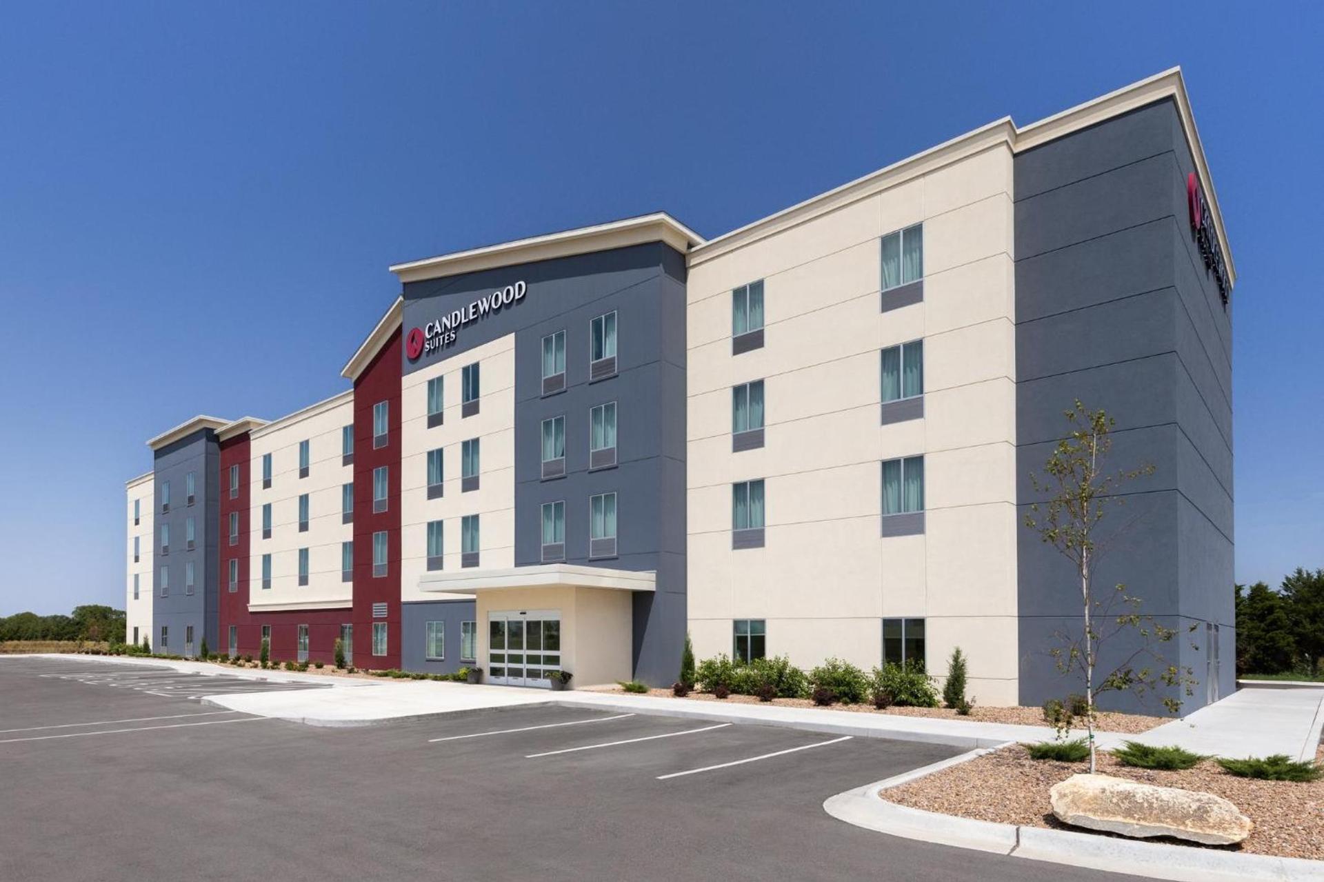 Candlewood Suites McPherson by IHG photo 10
