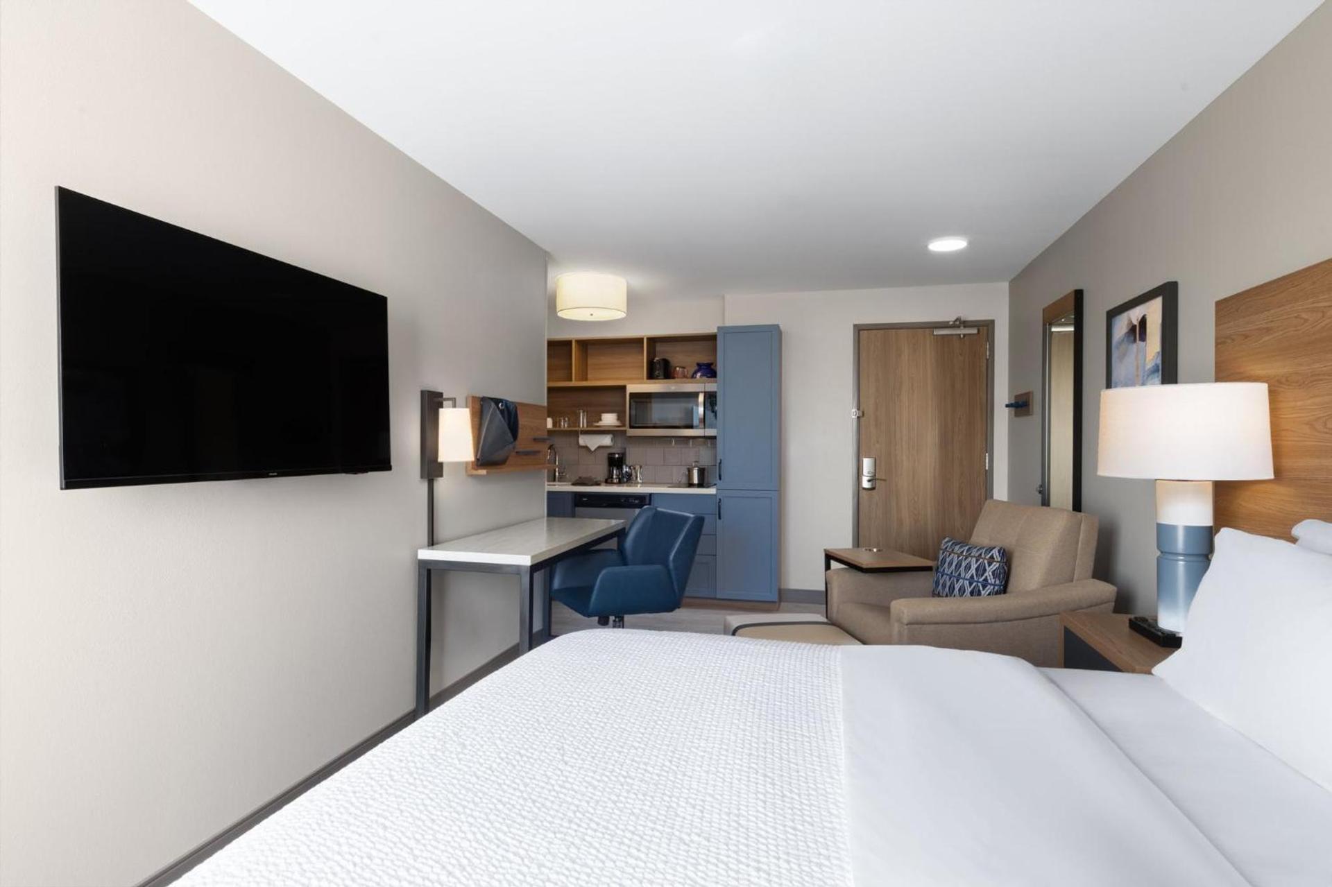 Candlewood Suites McPherson by IHG photo 22