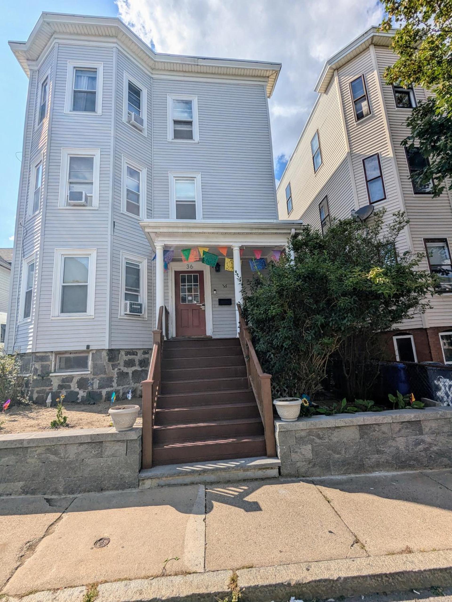 Boston Homestel photo 1