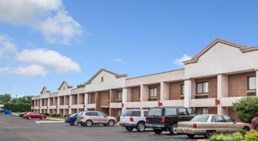 Quality Inn & Suites photo 14